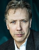 Mikael Persbrandt