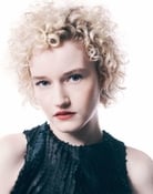 Julia Garner