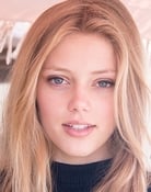 Grace Van Dien